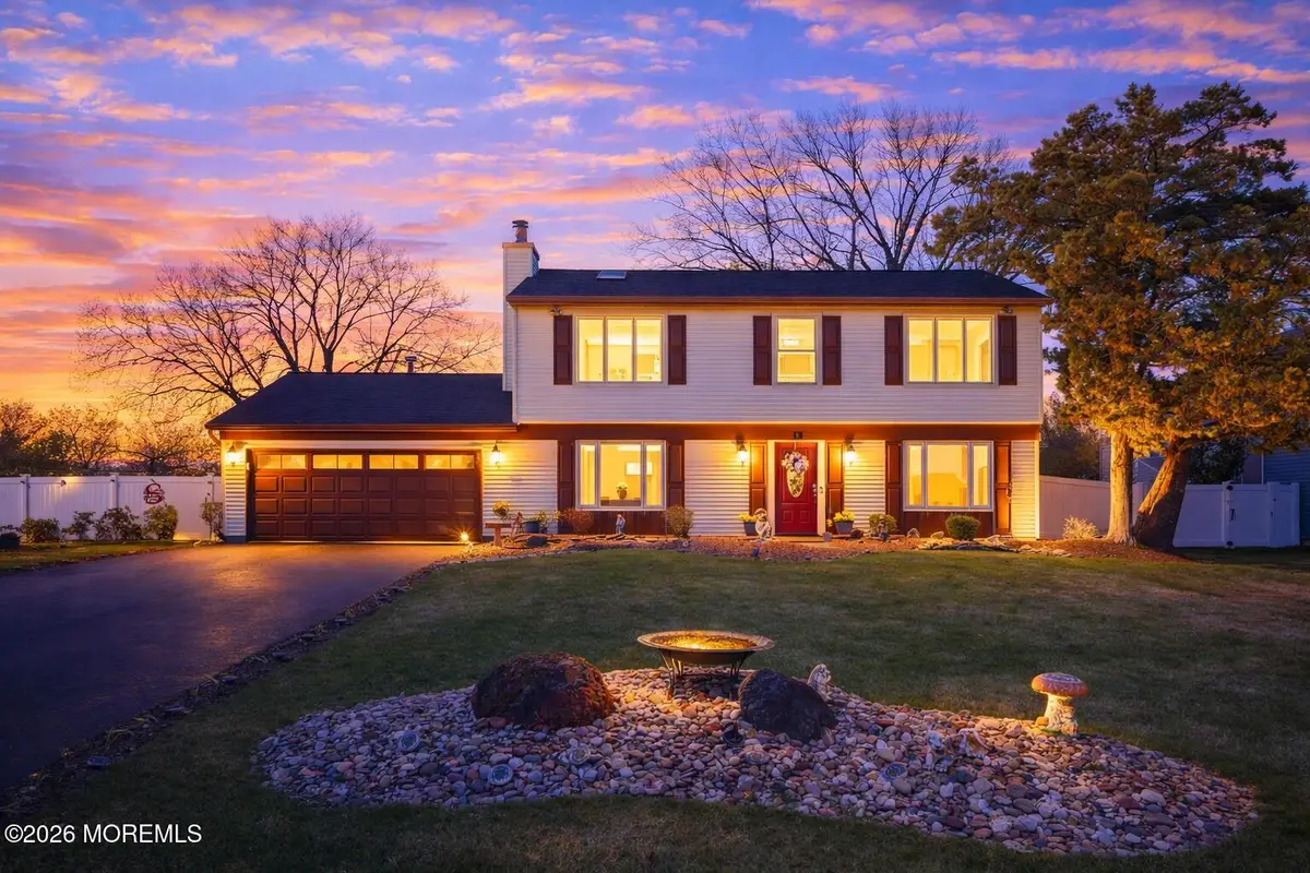 19 Plymouth Lane, Manalapan, NJ 07726 - #1