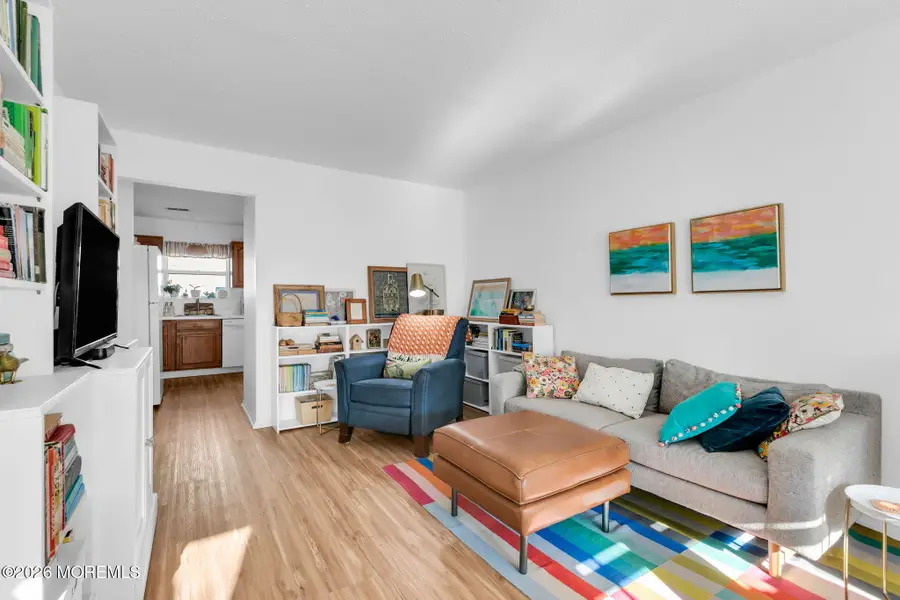 53 Farnworth Close, Freehold, NJ 07728 - #2