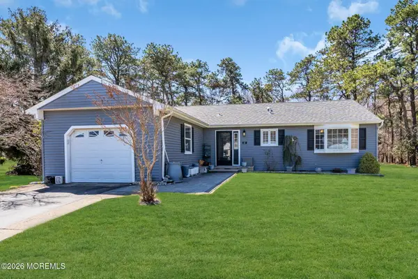 57 Santiago Court, Toms River, NJ 08757