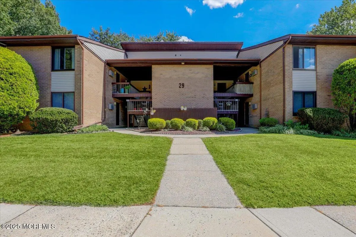 29 Meadow Green Circle #A, Manalapan, NJ 07726 - #1