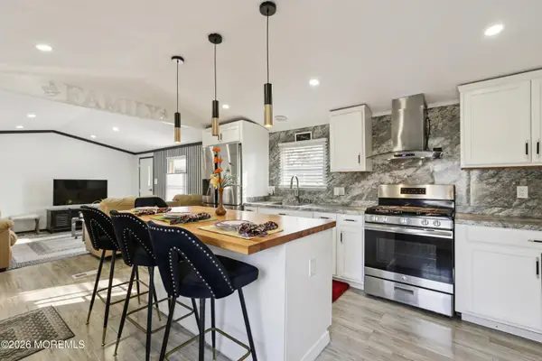 73 Camino Rio, Toms River, NJ 08755