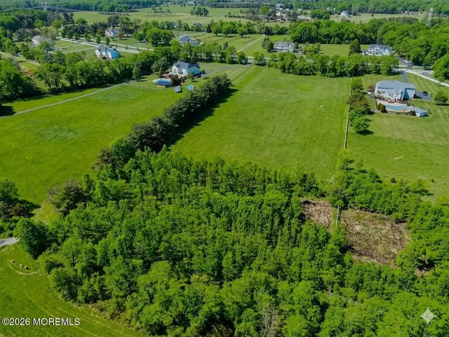 8 Saddlebury Court, Southampton, NJ 08088 - #3