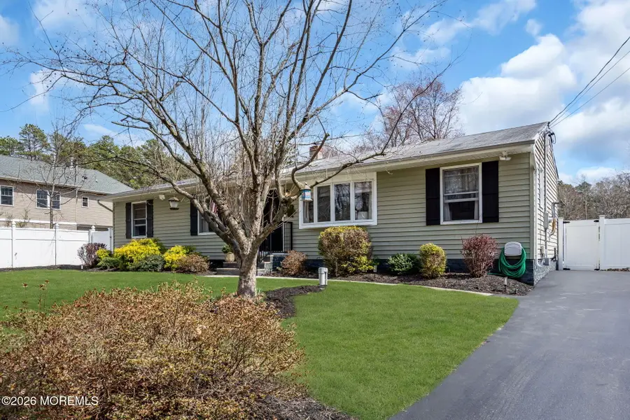 7 Chestnut Drive, Jackson, NJ 08527 - #2