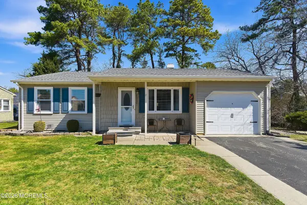 8 Hummingbird Lane, Whiting, NJ 08759