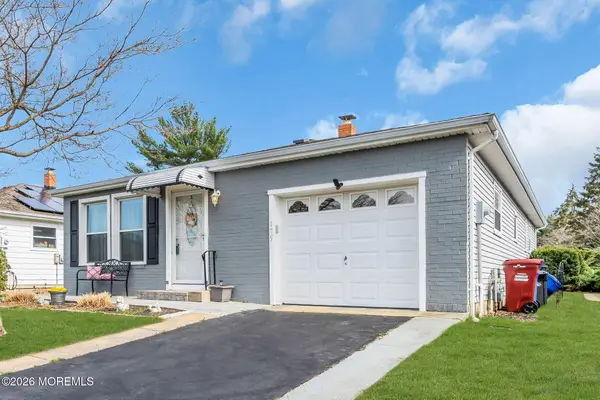 175 Liberta Drive, Toms River, NJ 08757