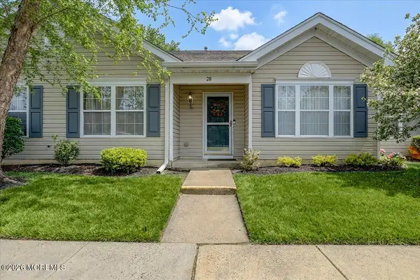 28 Golden Willows Avenue #1000, Lakewood, NJ 08701