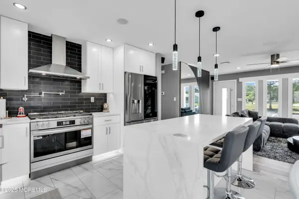 16 Whitmore Drive, Toms River, NJ 08757