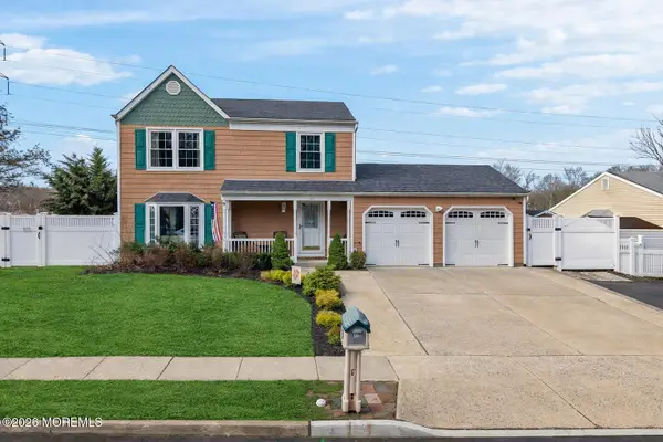 43 Concord Circle, Howell, NJ 07731