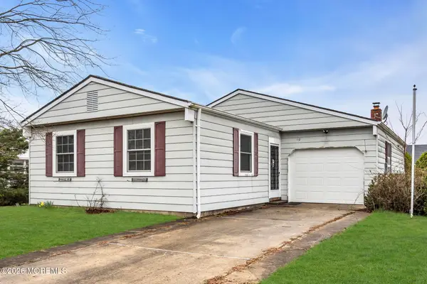 19 Plymouth Drive, Toms River, NJ 08757