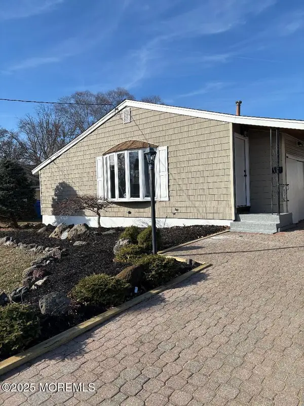 42 Boulevard, Keyport, NJ 07735