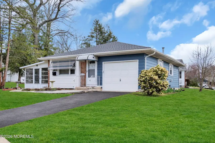 25 Gardenia Way, Toms River, NJ 08755 - #2