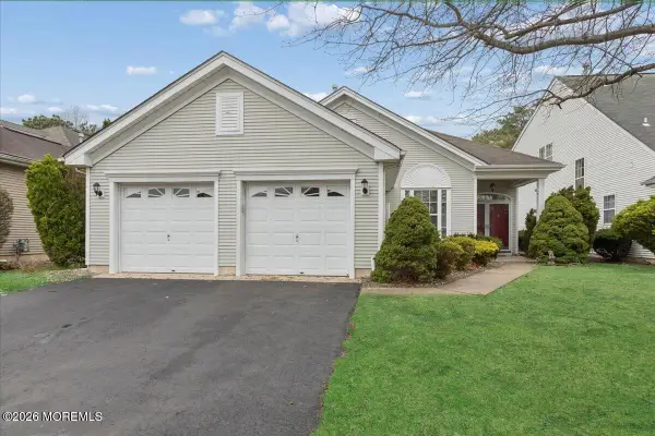 54 Silverside Road, Lakewood, NJ 08701