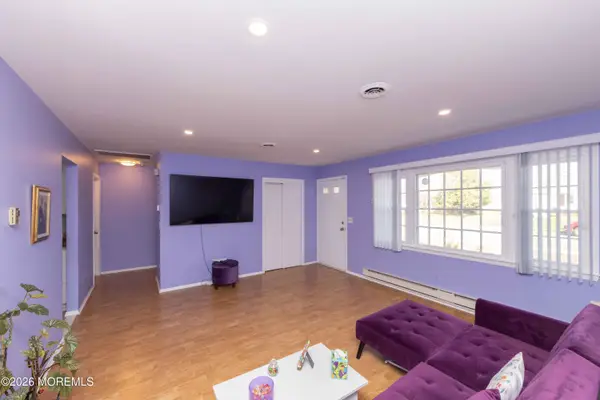 43 Carlisle Road, Toms River, NJ 08757