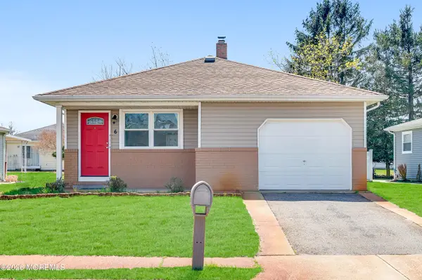 6 Corinth Place, Toms River, NJ 08757