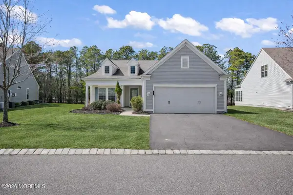 5 Gainsborough Lane, Manchester, NJ 08759