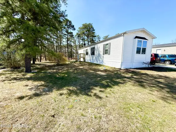 65 Woodchuck Parkway, Whiting, NJ 08759