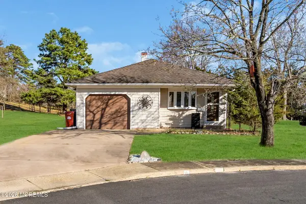 6 Marigot Court, Toms River, NJ 08757