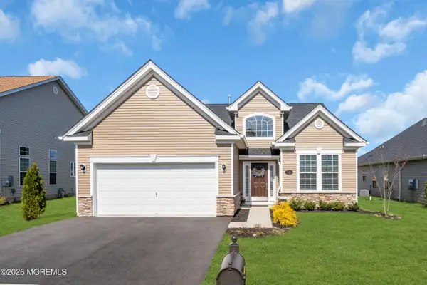 8 Garden Path, Barnegat, NJ 08005