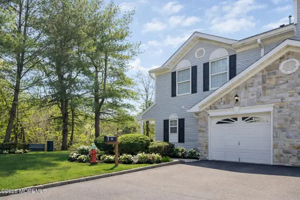 44 Rozalyn Lane, Laurence Harbor, NJ 08879