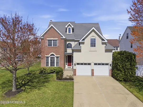 20 Royal Lane, Howell, NJ 07731