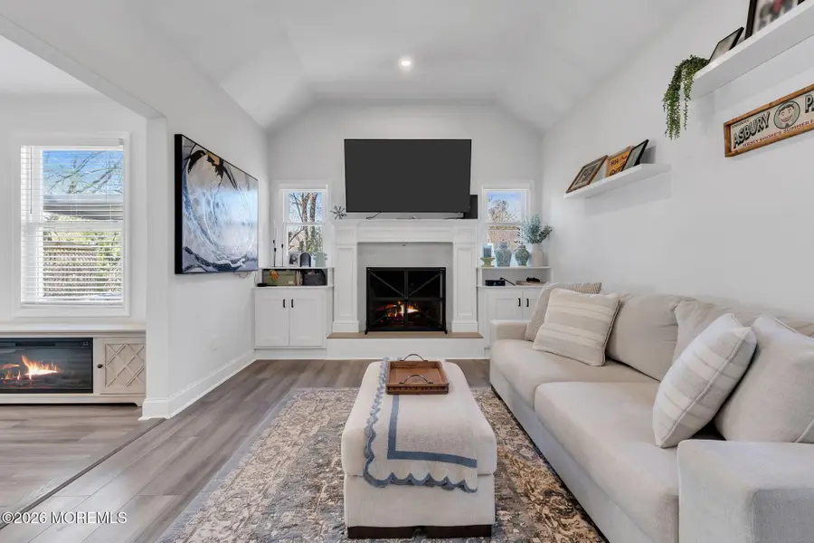 11 Borden Street, Shrewsbury, NJ 07702 - #2