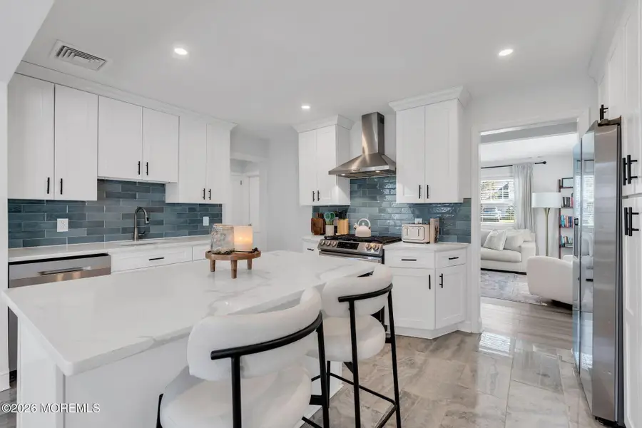 11 Borden Street, Shrewsbury, NJ 07702 - #3