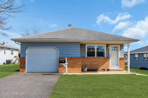 18 Saint David Drive, Toms River, NJ 08757