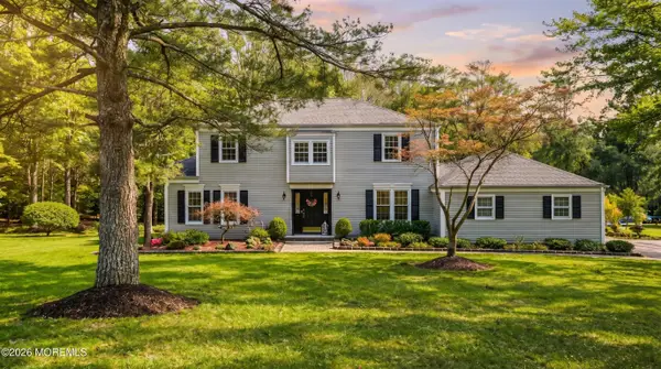 11 Mohican Drive, Middletown, NJ 07748