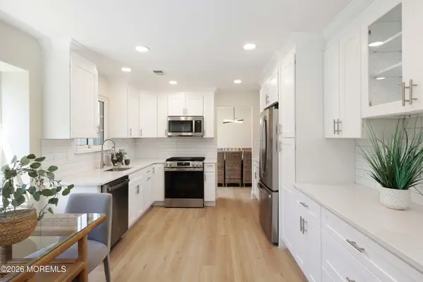 2430 Woodbine Lane, Toms River, NJ 08755