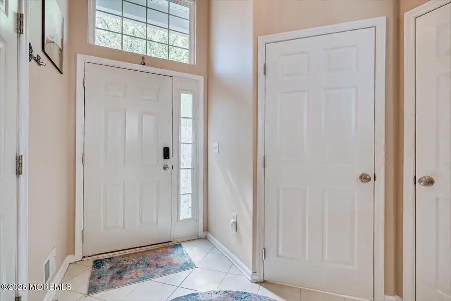 18 Hanna Lane, Laurence Harbor, NJ 08879 - #3