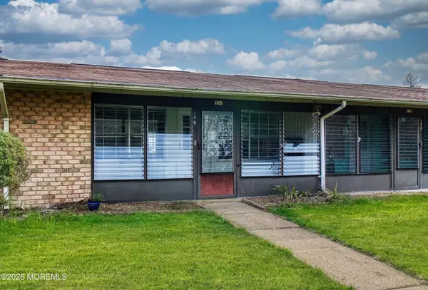 18B Yorkshire Court #b, Manchester, NJ 08759