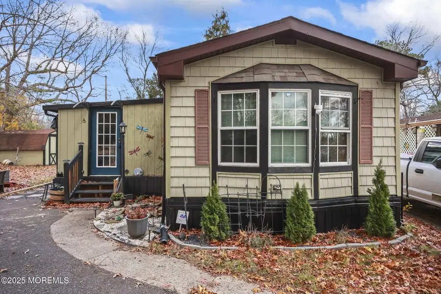 6 Taft Street, Howell, NJ 07731 - #2