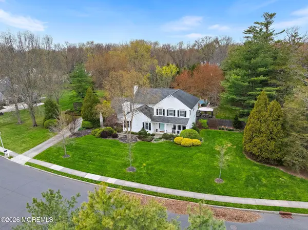 42 Dorchester Way, Shrewsbury Boro, NJ 07702