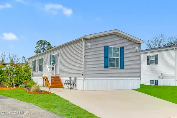 19 Otter Place, Whiting, NJ 08759