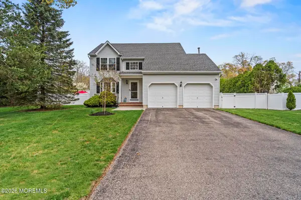 981 Feathertree Drive, Toms River, NJ 08753