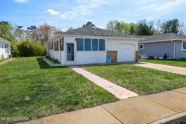 23 Barbados Drive, Toms River, NJ 08757