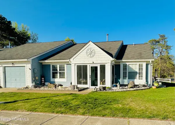 988 Buckingham Drive #B, Manchester, NJ 08759