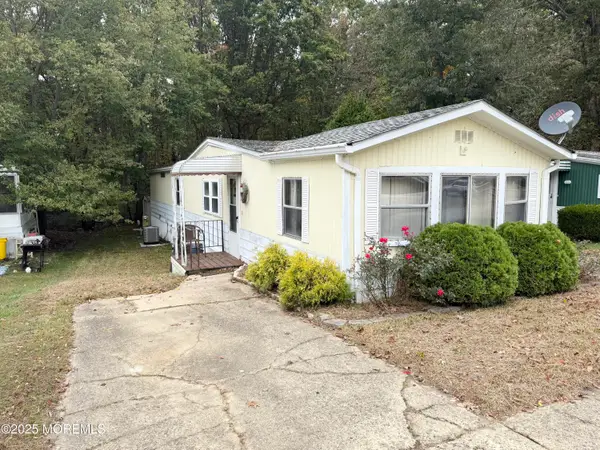 27 Rose Drive, Jackson, NJ 08527