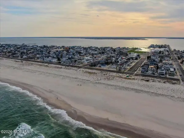 17 I Street, Seaside Park, NJ 08752