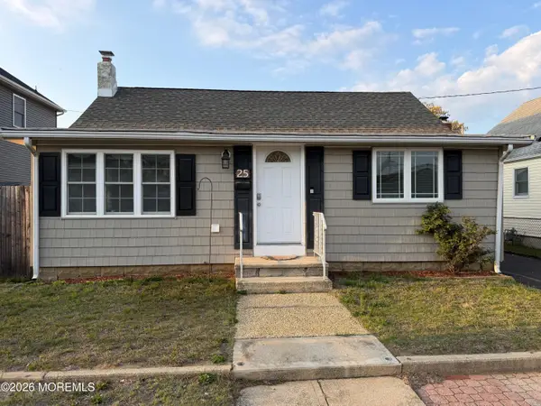 25 Hart Street, Hazlet, NJ 07734