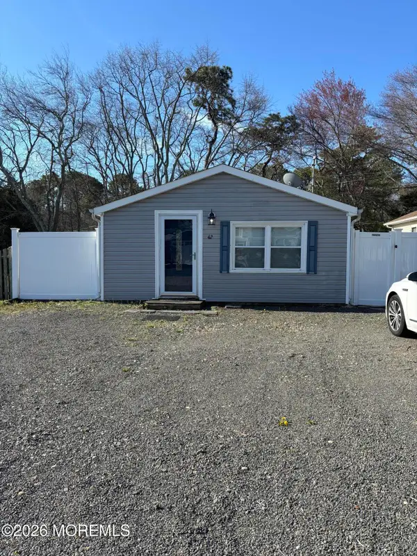 42 Central Avenue Avenue, Waretown, NJ 08758