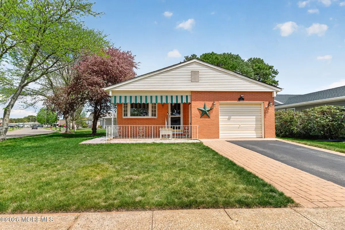 24 Chateux Lane, Toms River, NJ 08757 - #1