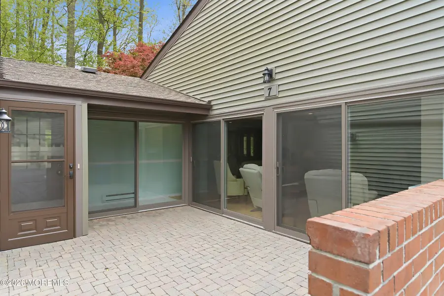 7 Hampton Court, Red Bank, NJ 07701 - #2