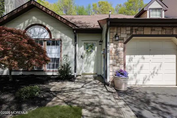 158 Colony Lane, Manalapan, NJ 07726