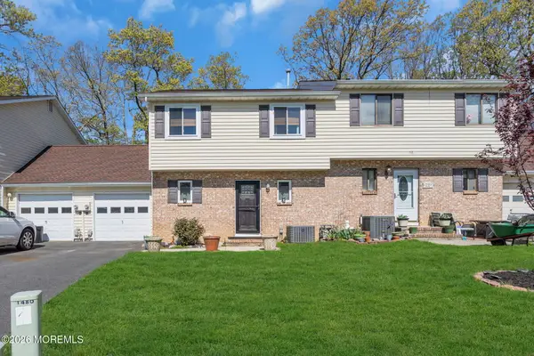 11 Patricia Court, Howell, NJ 07731