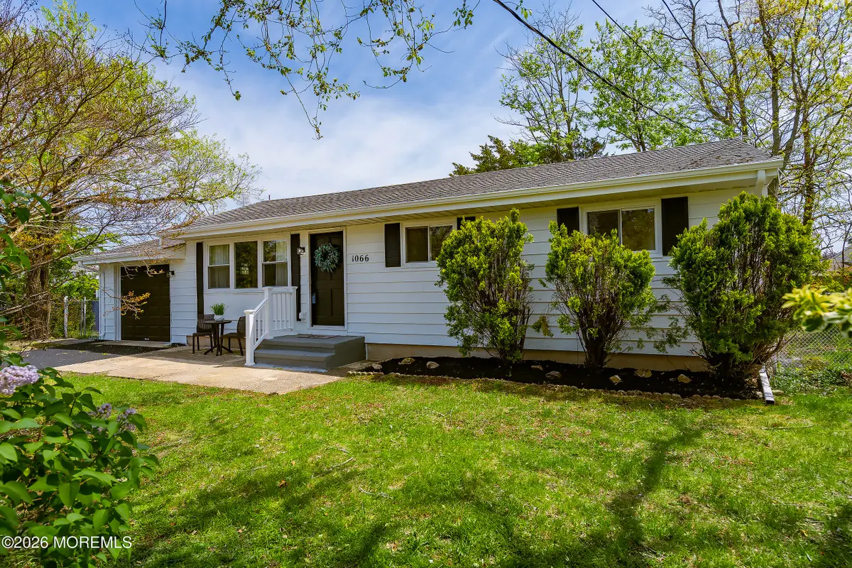 1066 Overlook Drive, Toms River, NJ 08753 - #1