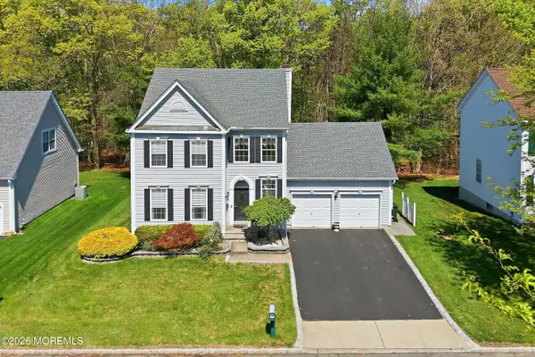16 Samantha Drive, Morganville, NJ 07751