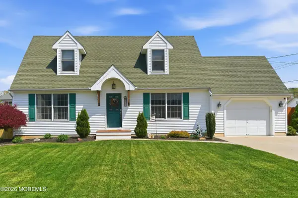 399 Trenton Avenue, Bayville, NJ 08721