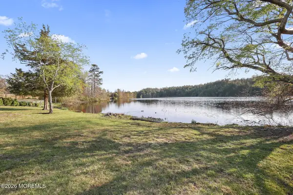 208 Lakeview Court, Forked River, NJ 08731