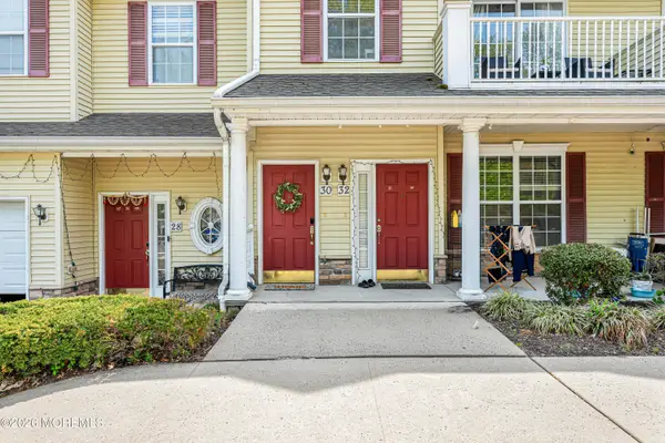 30 Oxford Court, Englishtown, NJ 07726